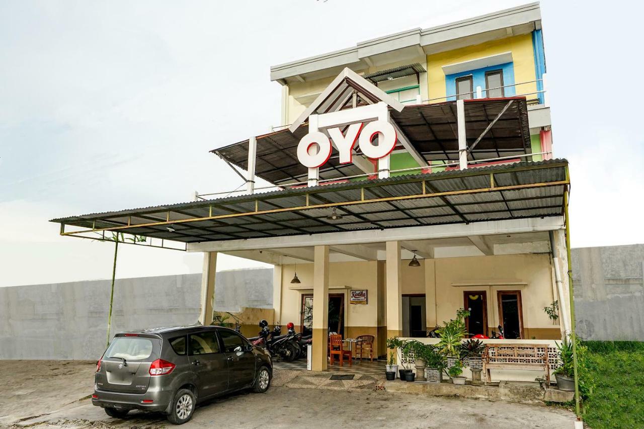 Kartika Syariah Homestay By Stayku Сурабая Экстерьер фото